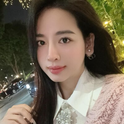 Profile picture of Huyền