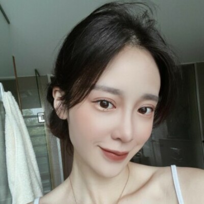 Profile picture of Dora Wang