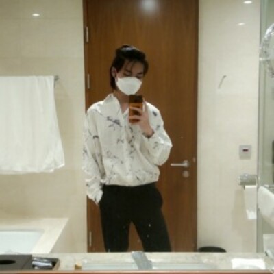 Profile picture of zwe_mann (줴만해인)